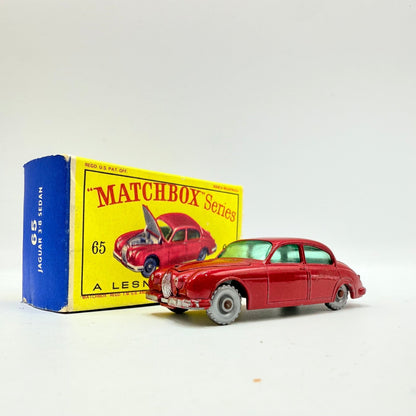 Matchbox Lesney 65b Jaguar 3.8 Litre Saloon SPW - Magic Matchbox