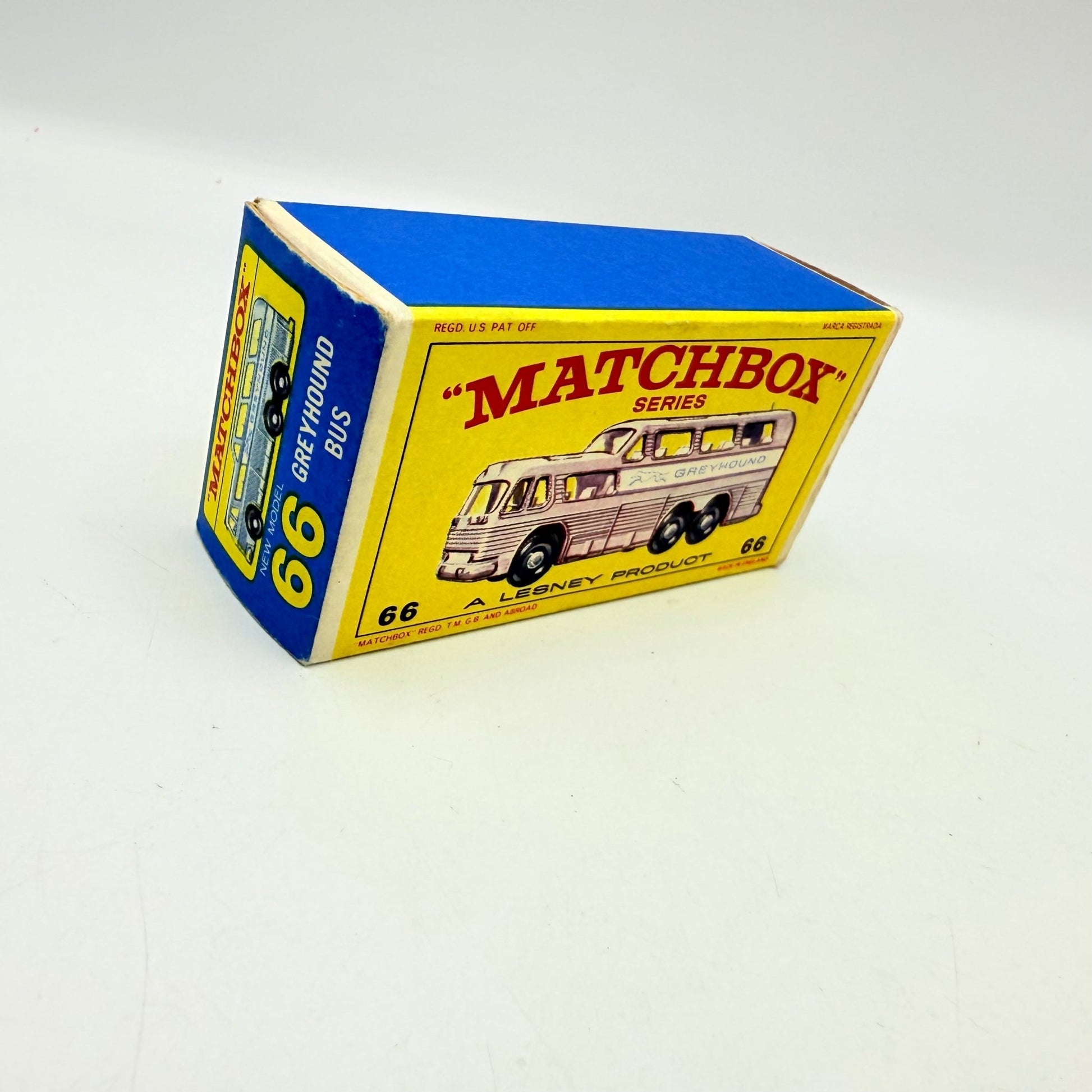 Matchbox Lesney 66c Greyhound Coach Clear Windows - Magic Matchbox