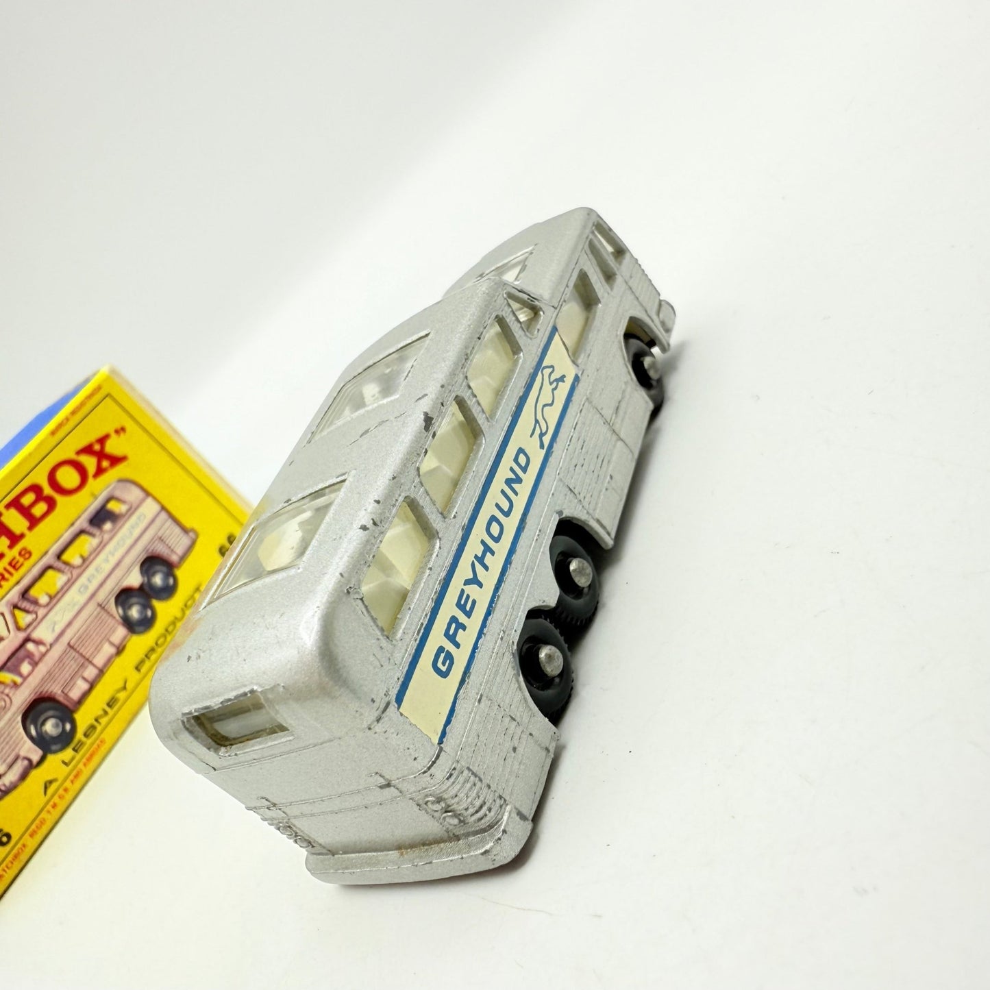 Matchbox Lesney 66c Greyhound Coach Clear Windows - Magic Matchbox