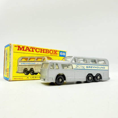 Matchbox Lesney 66c Greyhound Coach Clear Windows - Magic Matchbox