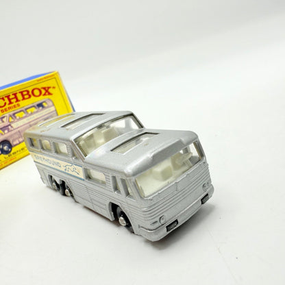 Matchbox Lesney 66c Greyhound Coach Clear Windows - Magic Matchbox