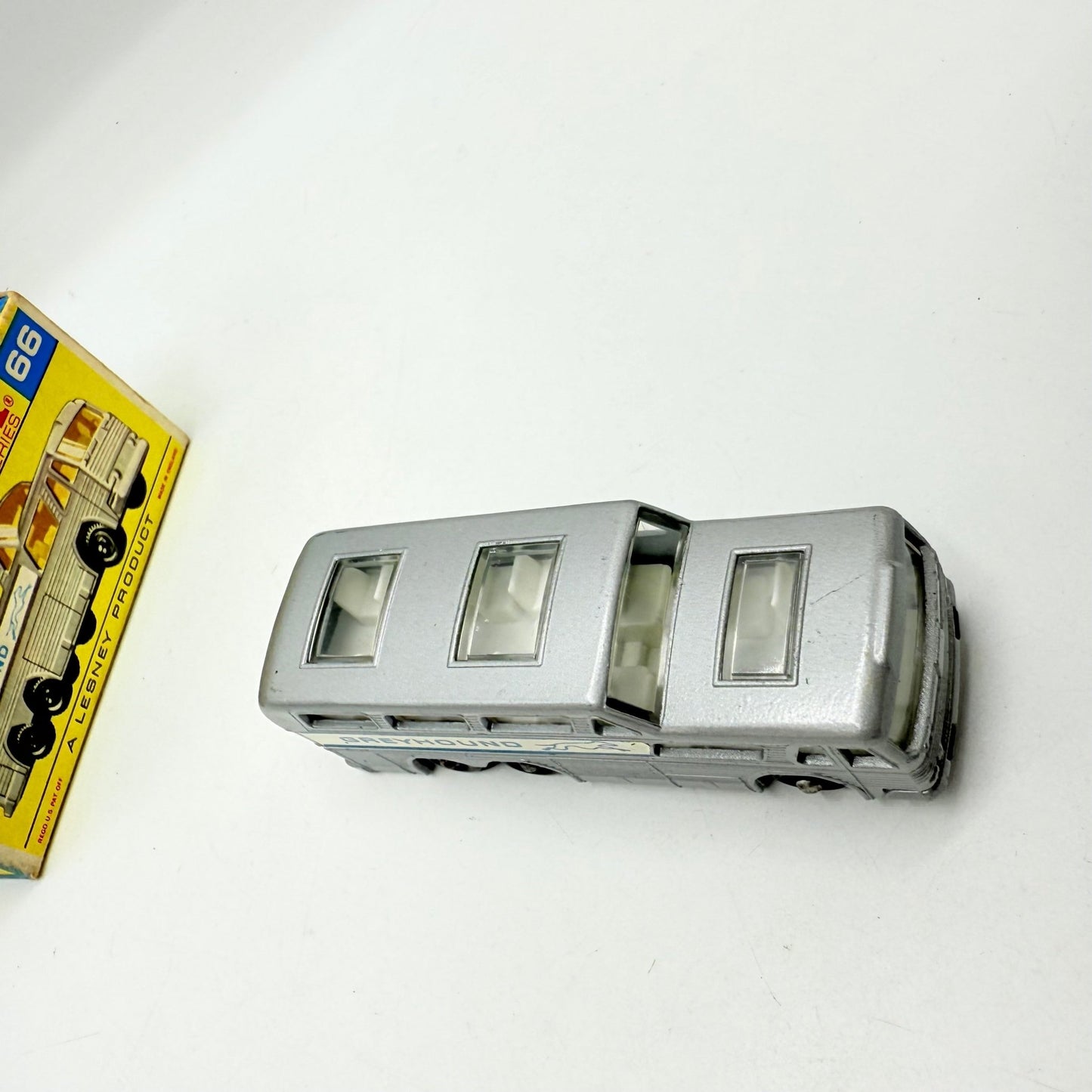 Matchbox Lesney 66c Greyhound Coach Clear Windows - Magic Matchbox