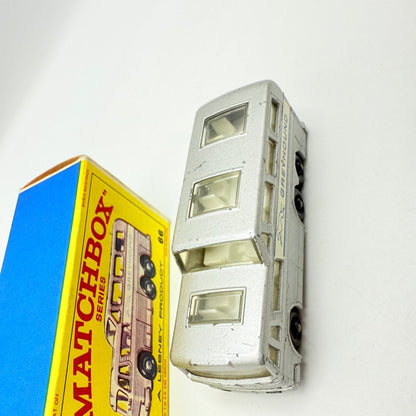 Matchbox Lesney 66c Greyhound Coach Clear Windows - Magic Matchbox