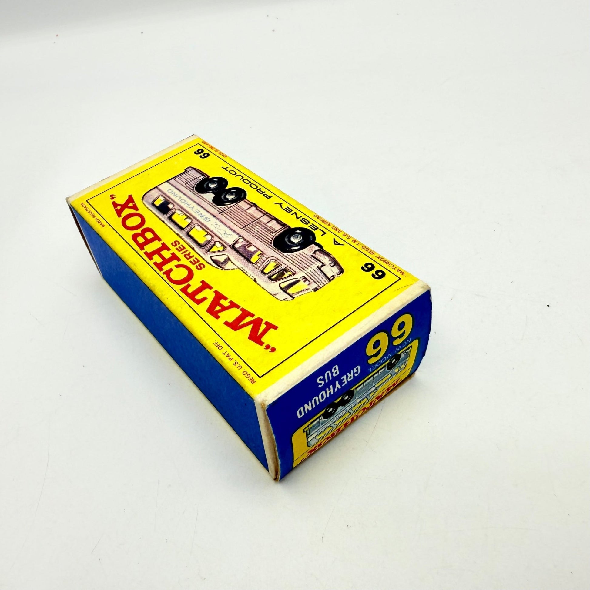 Matchbox Lesney 66c Greyhound Coach Clear Windows - Magic Matchbox