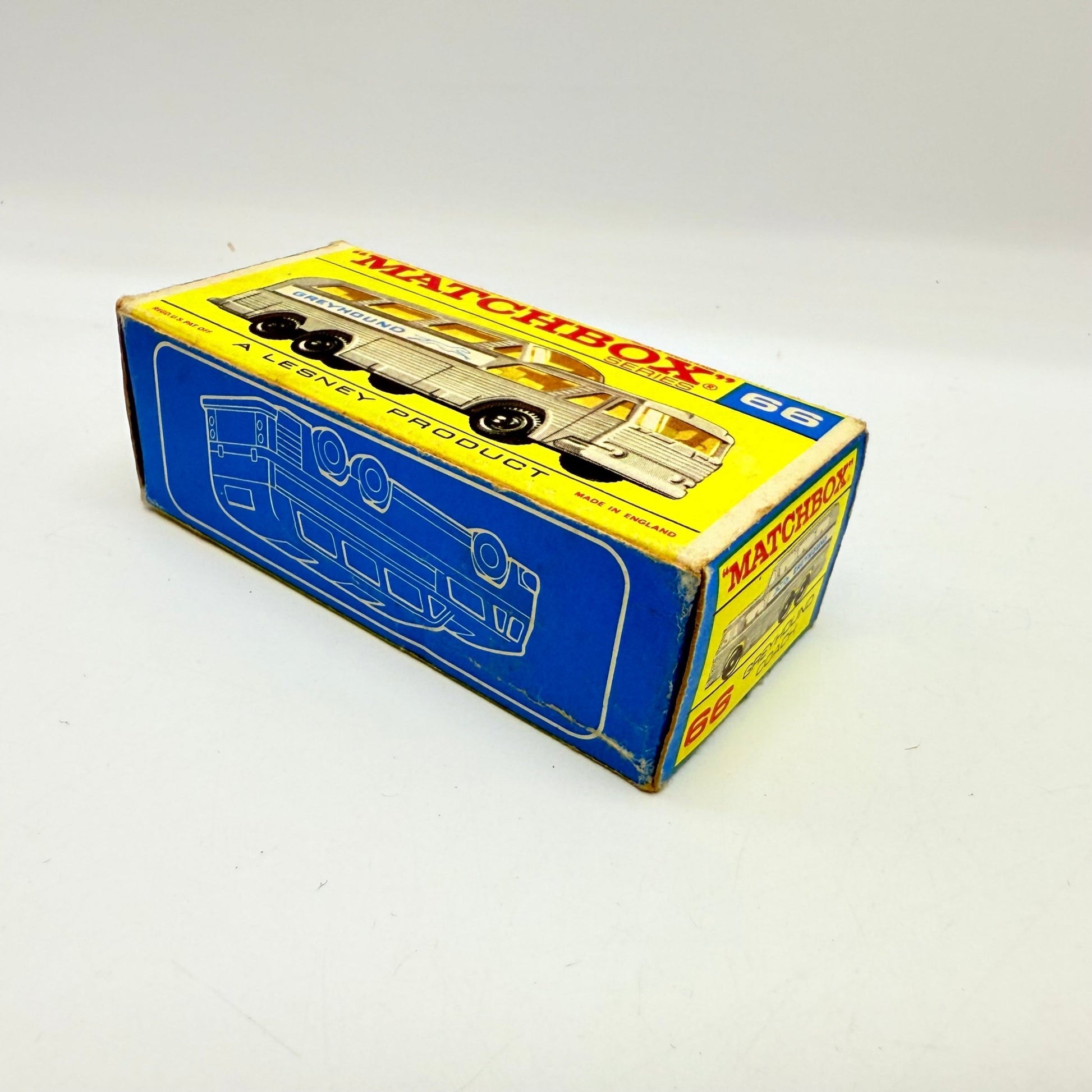 Matchbox Lesney 66c Greyhound Coach Clear Windows - Magic Matchbox