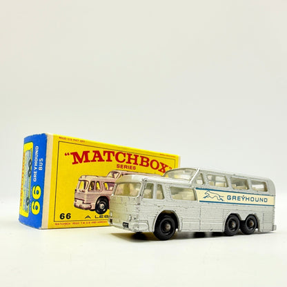Matchbox Lesney 66c Greyhound Coach Clear Windows - Magic Matchbox