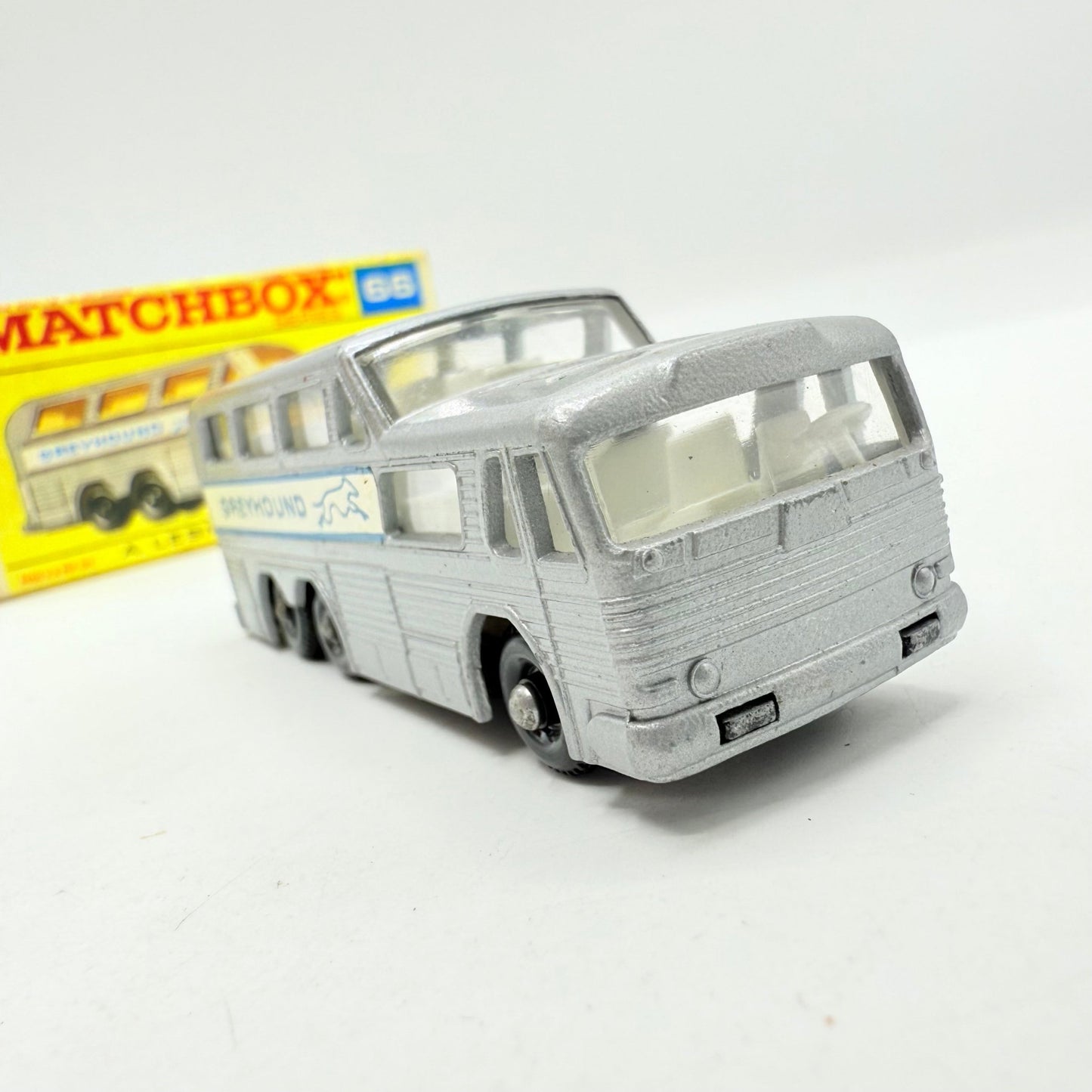 Matchbox Lesney 66c Greyhound Coach Clear Windows - Magic Matchbox