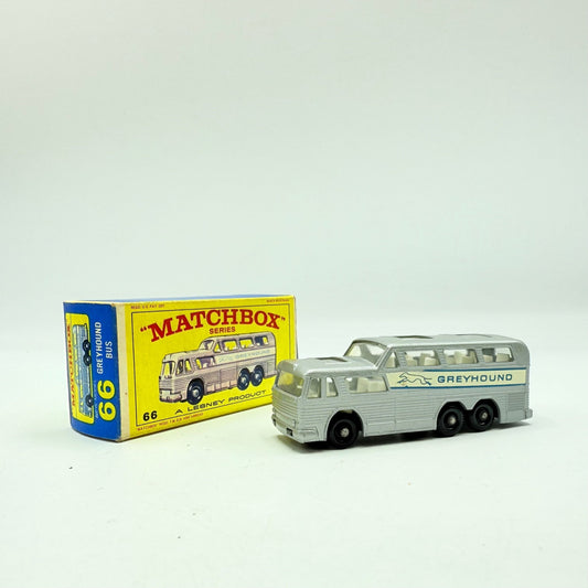 Matchbox Lesney 66c Greyhound Coach Clear Windows - Magic Matchbox