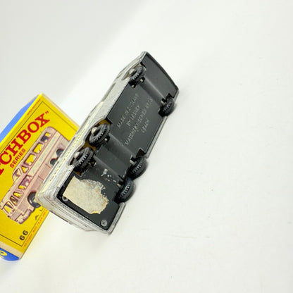 Matchbox Lesney 66c Greyhound Coach Clear Windows - Magic Matchbox