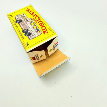 Matchbox Lesney 66c Greyhound Coach Clear Windows - Magic Matchbox