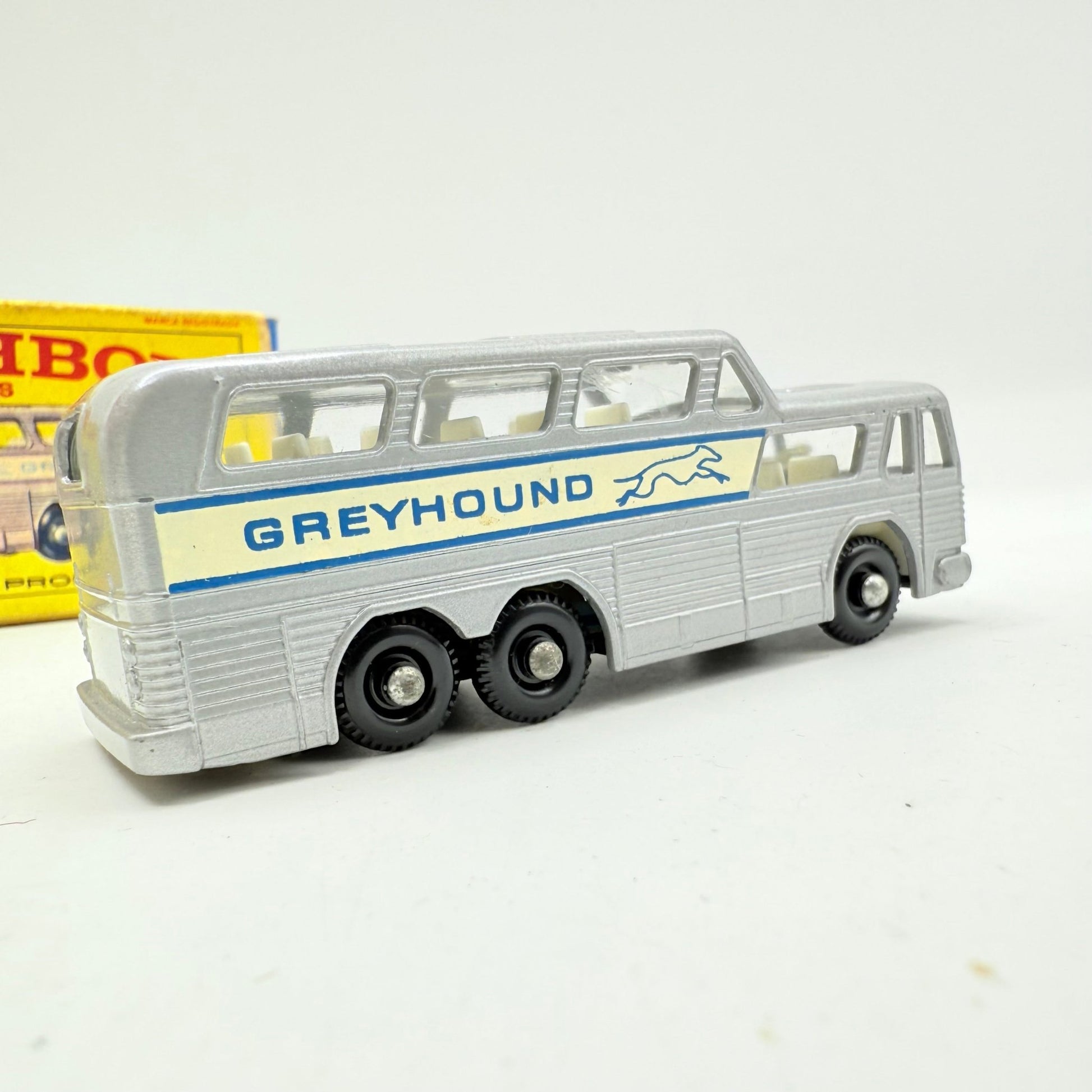 Matchbox Lesney 66c Greyhound Coach Clear Windows - Magic Matchbox