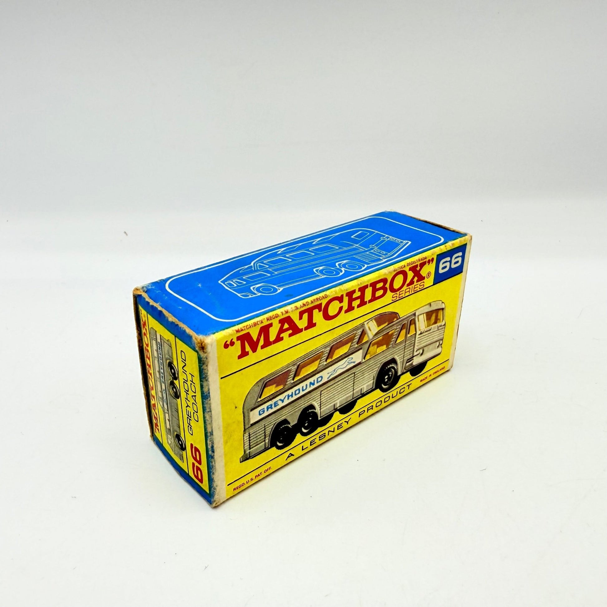 Matchbox Lesney 66c Greyhound Coach Clear Windows - Magic Matchbox