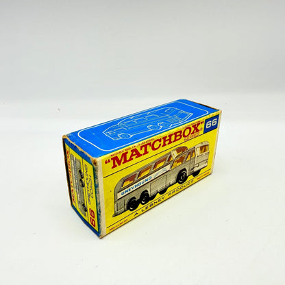 Matchbox Lesney 66c Greyhound Coach Clear Windows - Magic Matchbox