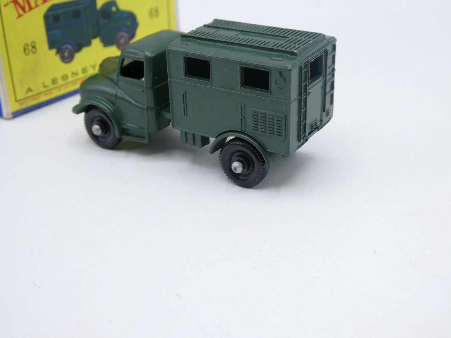 Matchbox Lesney 68a Austin Radio - Magic Matchbox