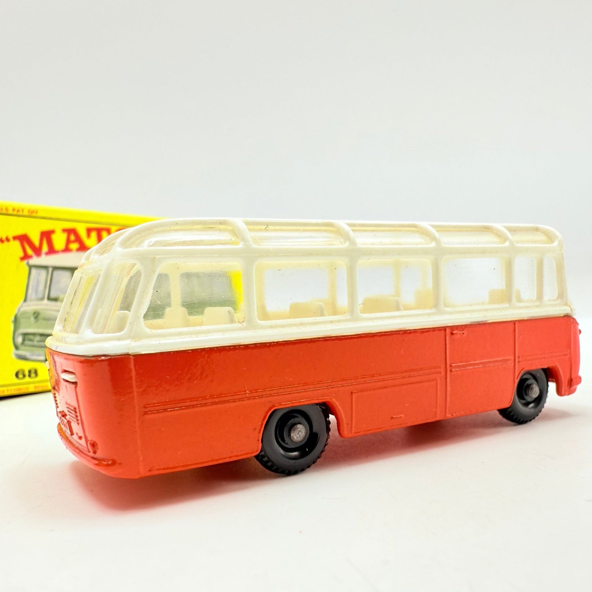 Matchbox Lesney 68b Mercedes Coach - Magic Matchbox