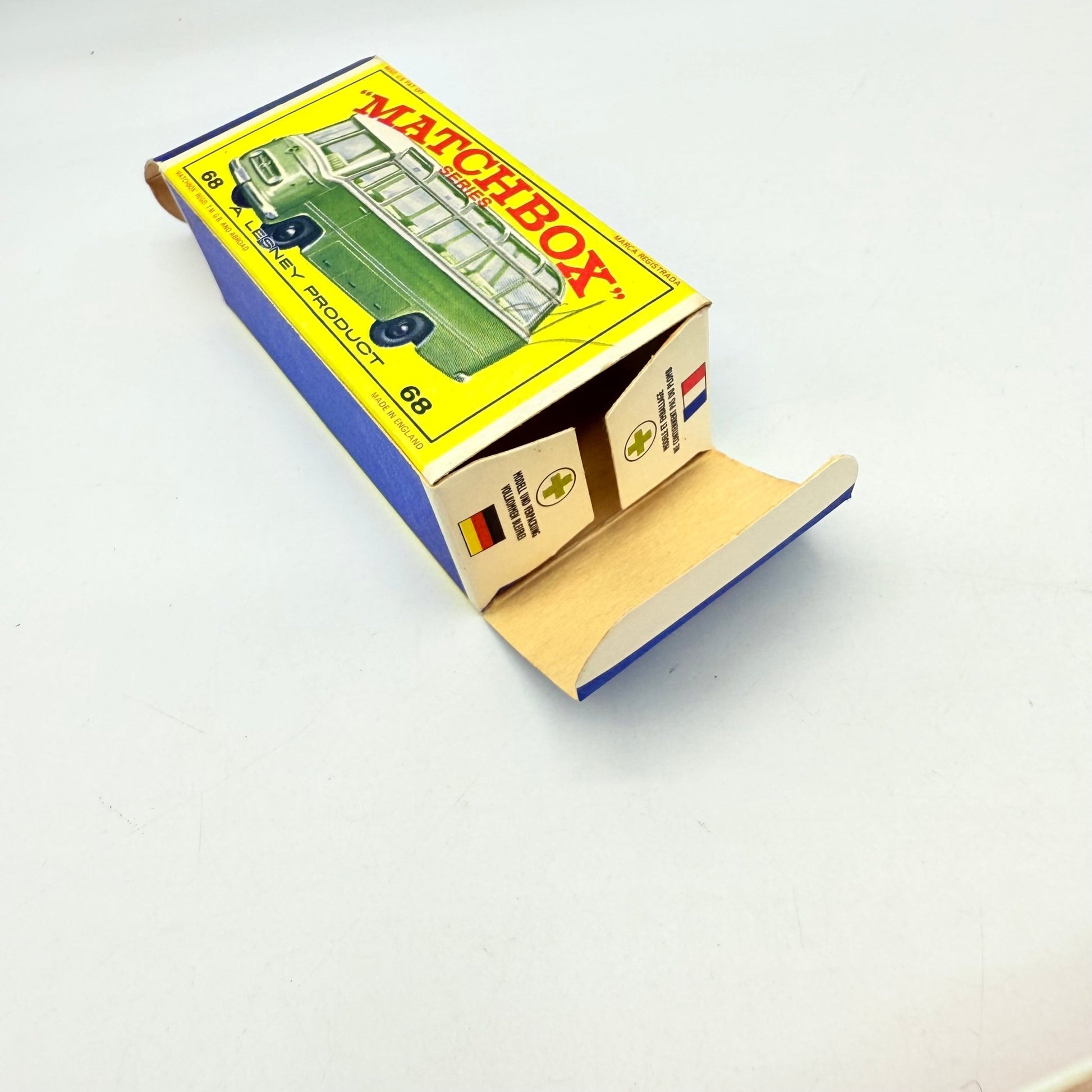 Matchbox Lesney 68b Mercedes Coach - Magic Matchbox