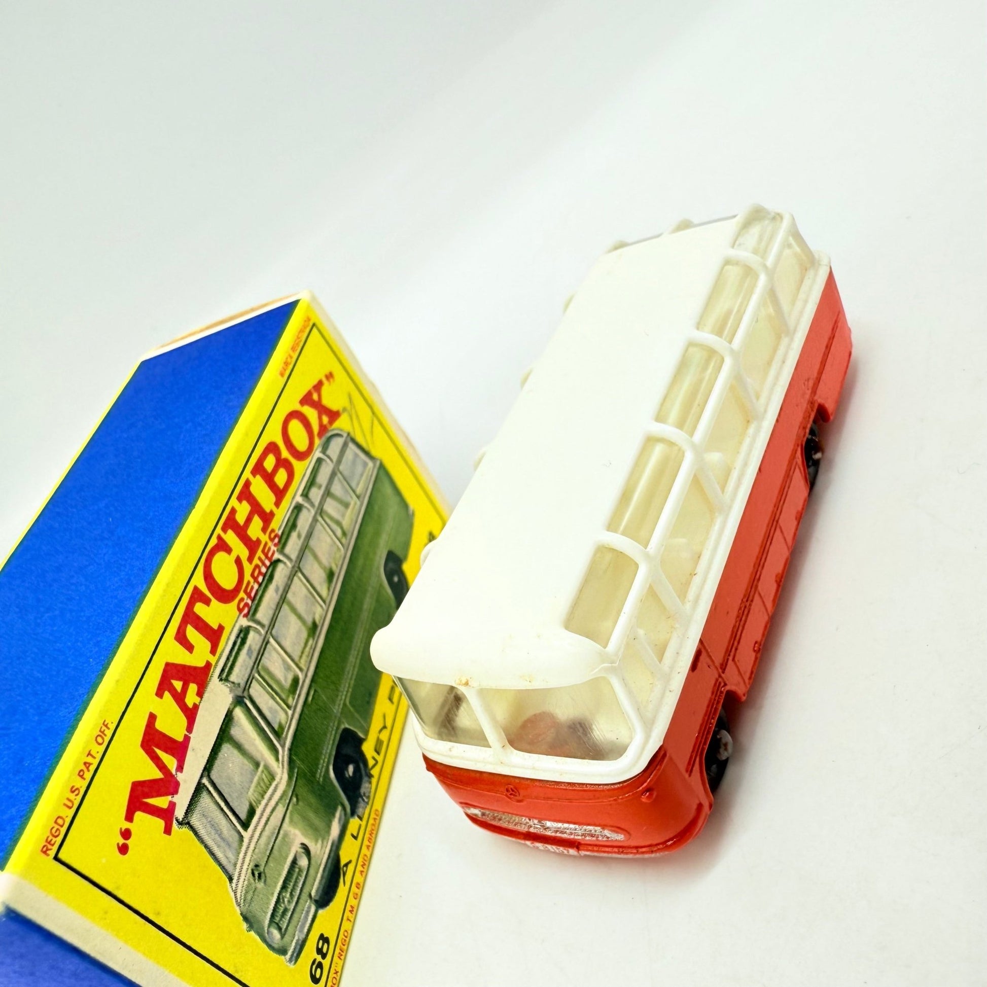 Matchbox Lesney 68b Mercedes Coach - Magic Matchbox