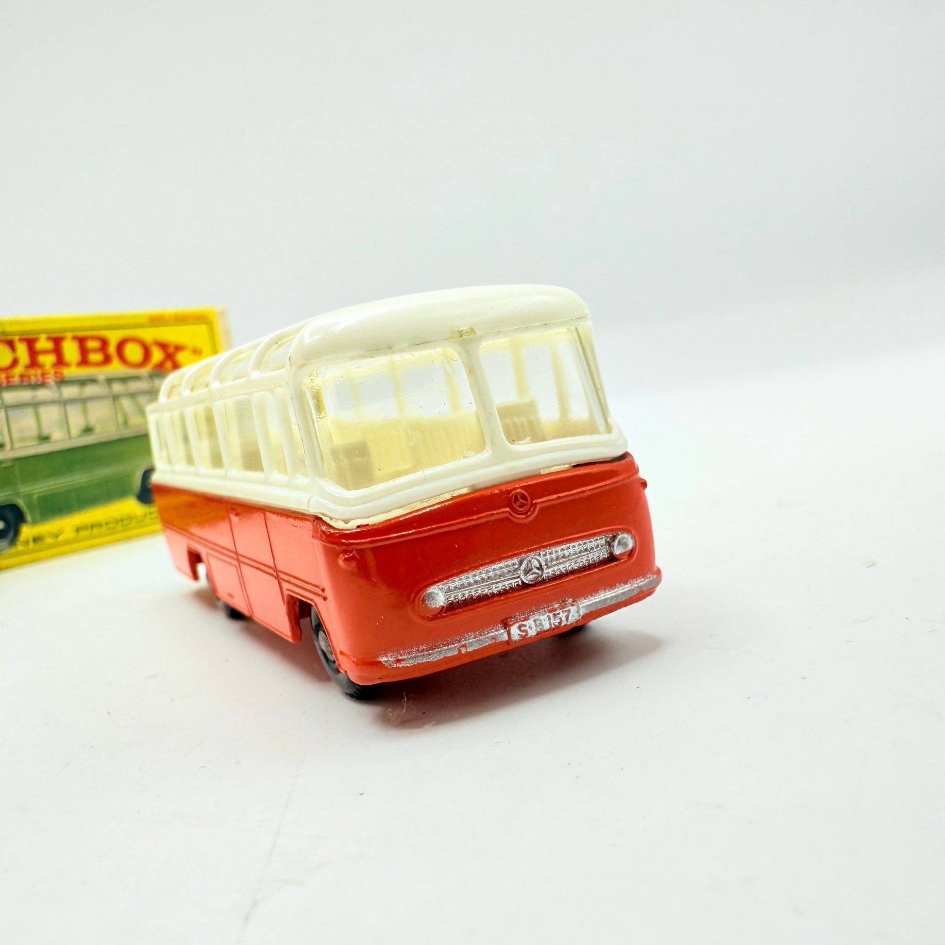 Matchbox Lesney 68b Mercedes Coach - Magic Matchbox