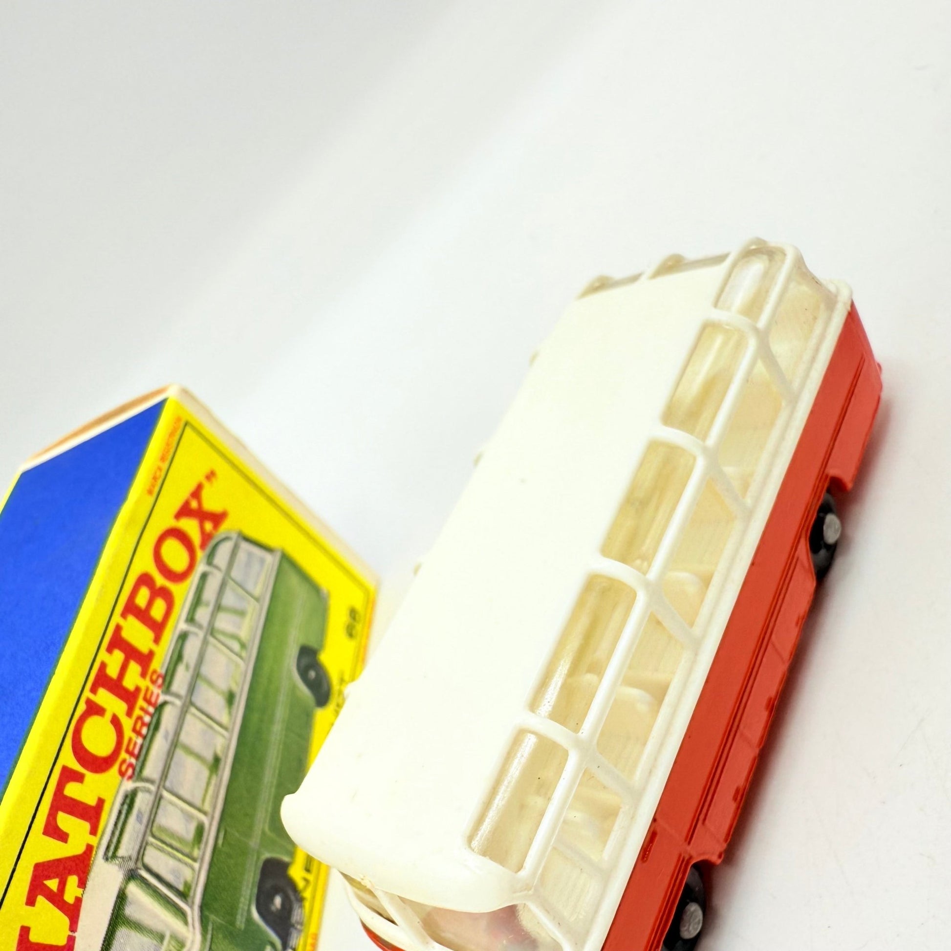 Matchbox Lesney 68b Mercedes Coach - Magic Matchbox