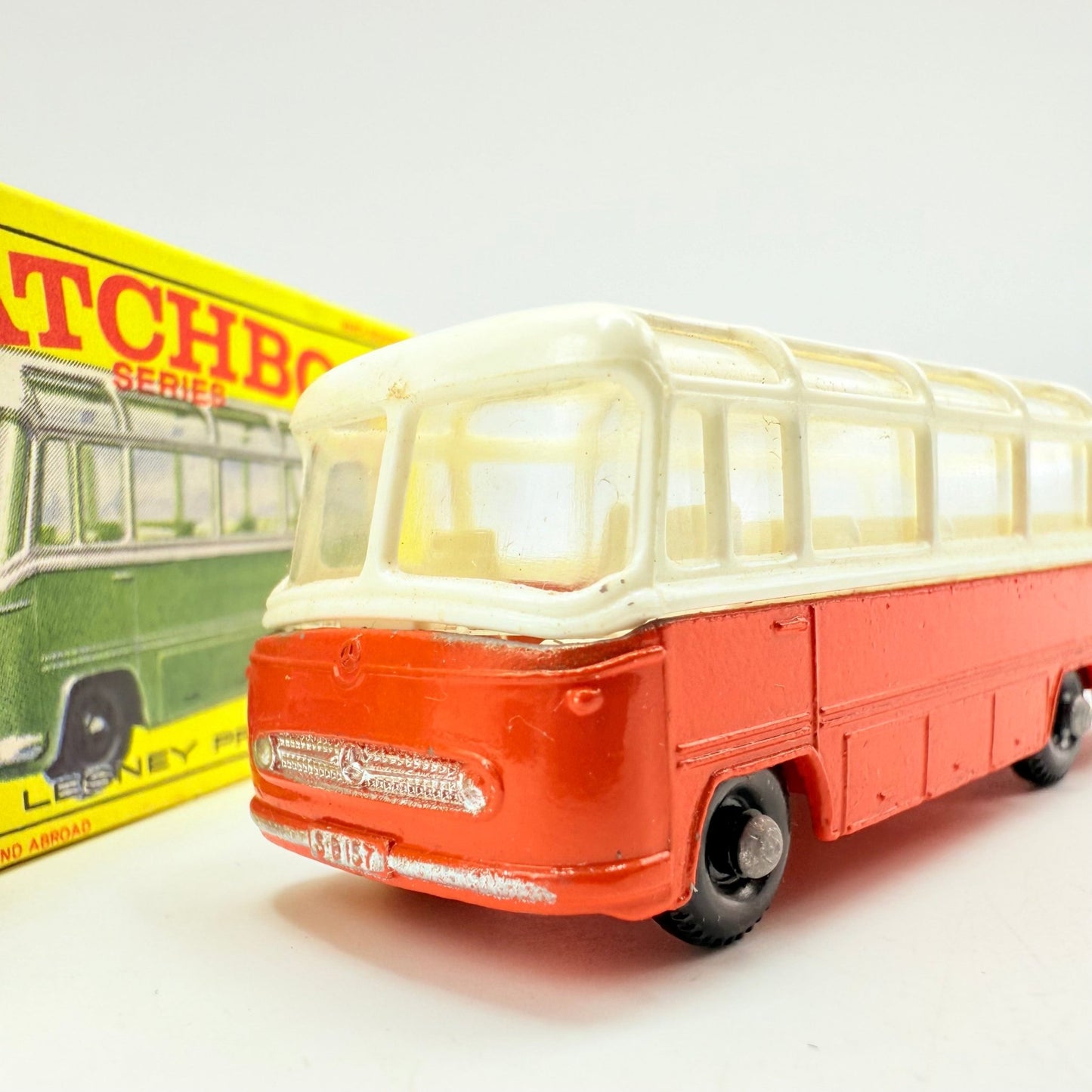 Matchbox Lesney 68b Mercedes Coach - Magic Matchbox