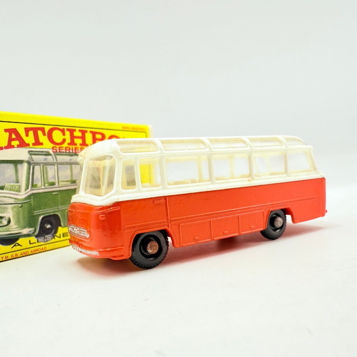 Matchbox Lesney 68b Mercedes Coach - Magic Matchbox