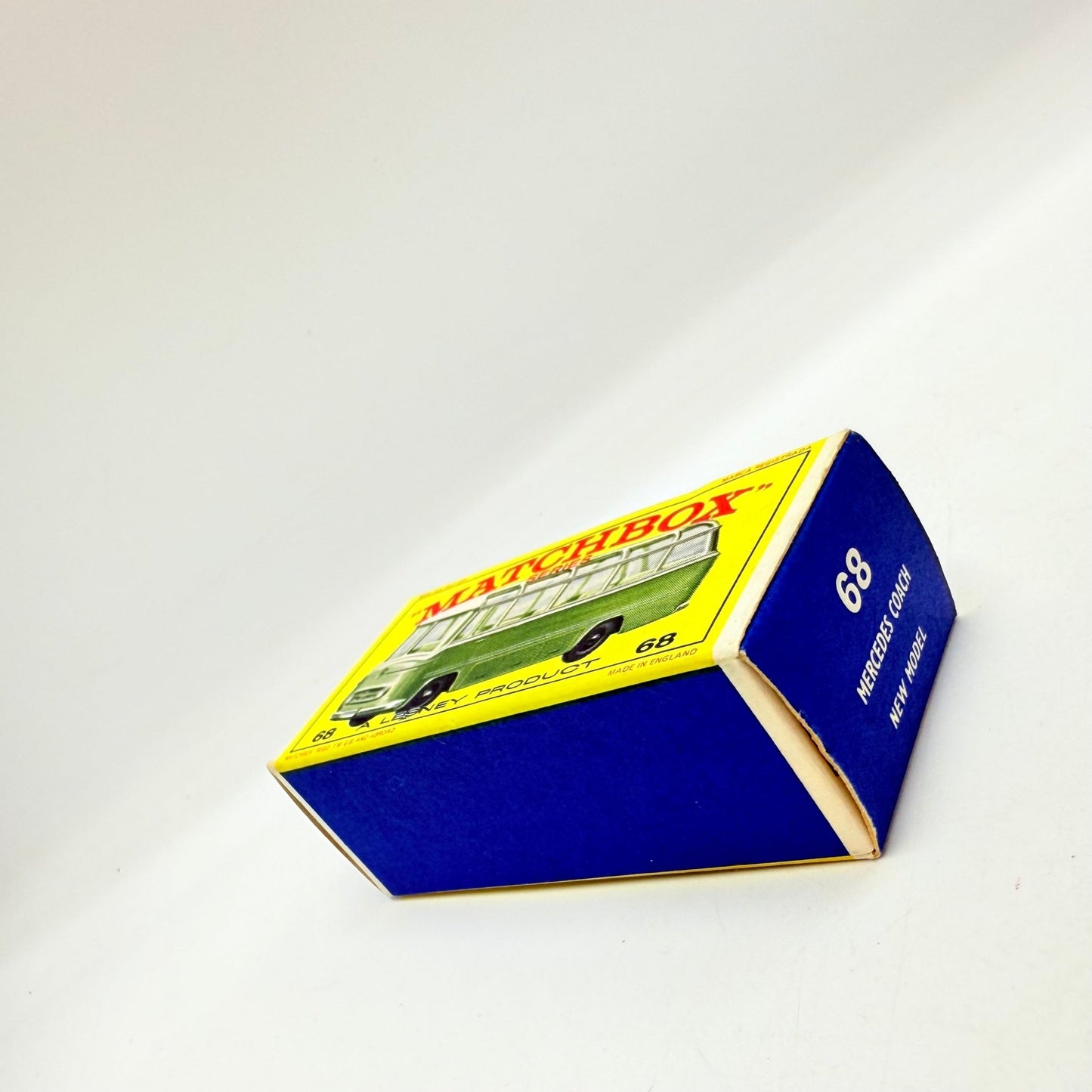 Matchbox Lesney 68b Mercedes Coach - Magic Matchbox