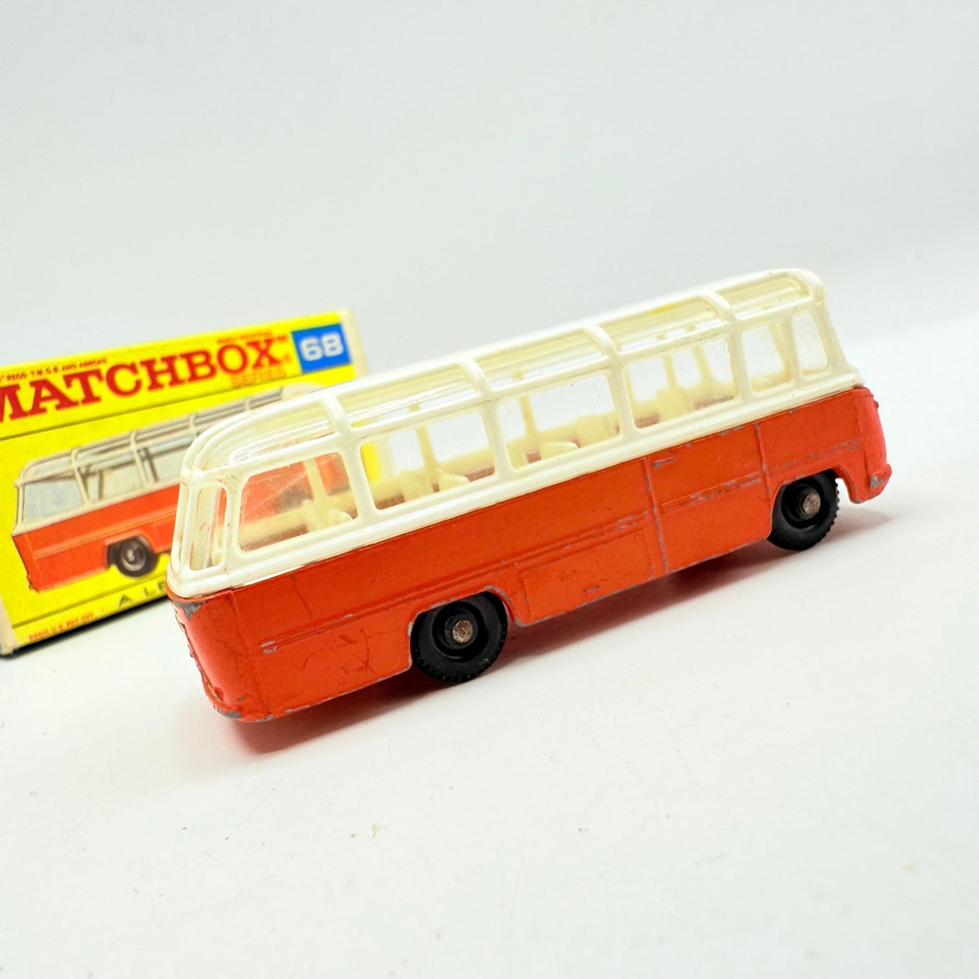 Matchbox Lesney 68b Mercedes Coach - Magic Matchbox