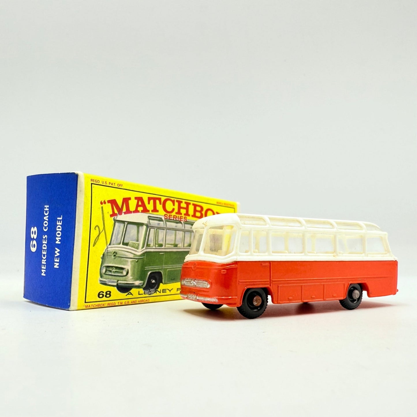 Matchbox Lesney 68b Mercedes Coach - Magic Matchbox