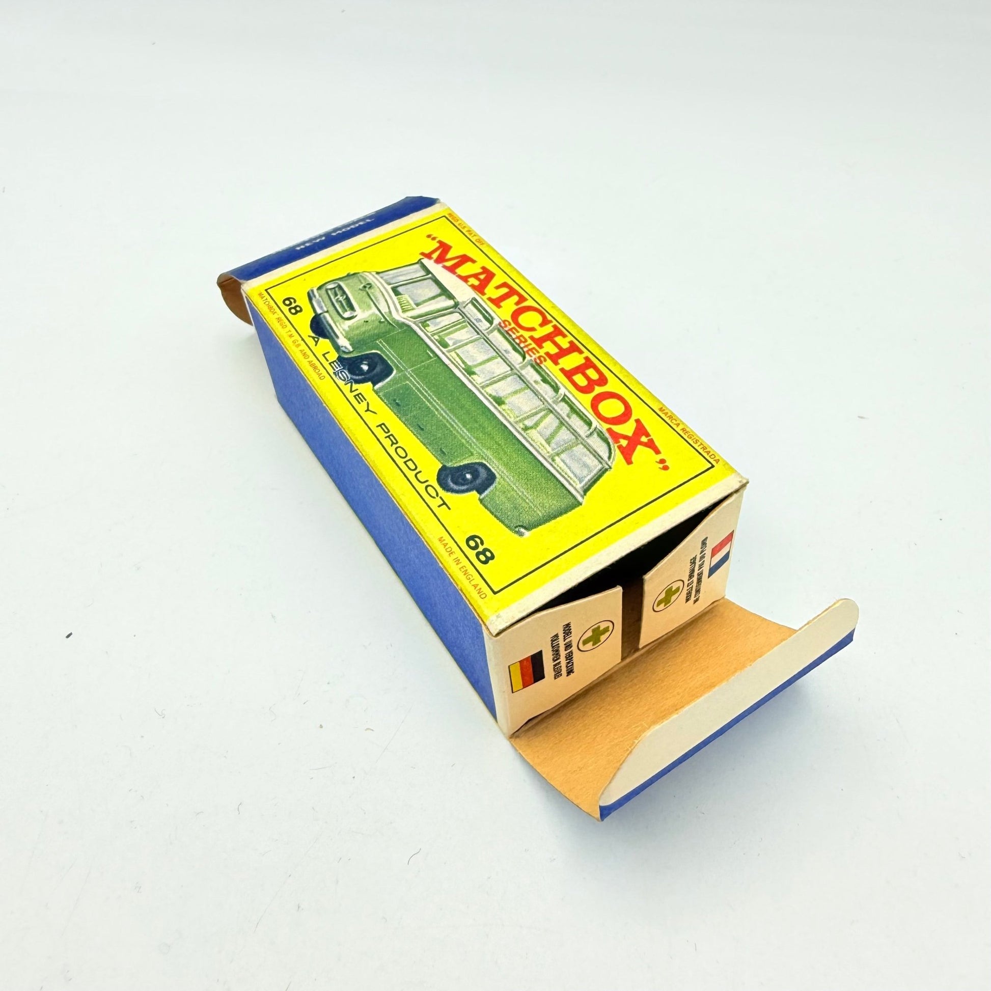 Matchbox Lesney 68b Mercedes Coach - Magic Matchbox