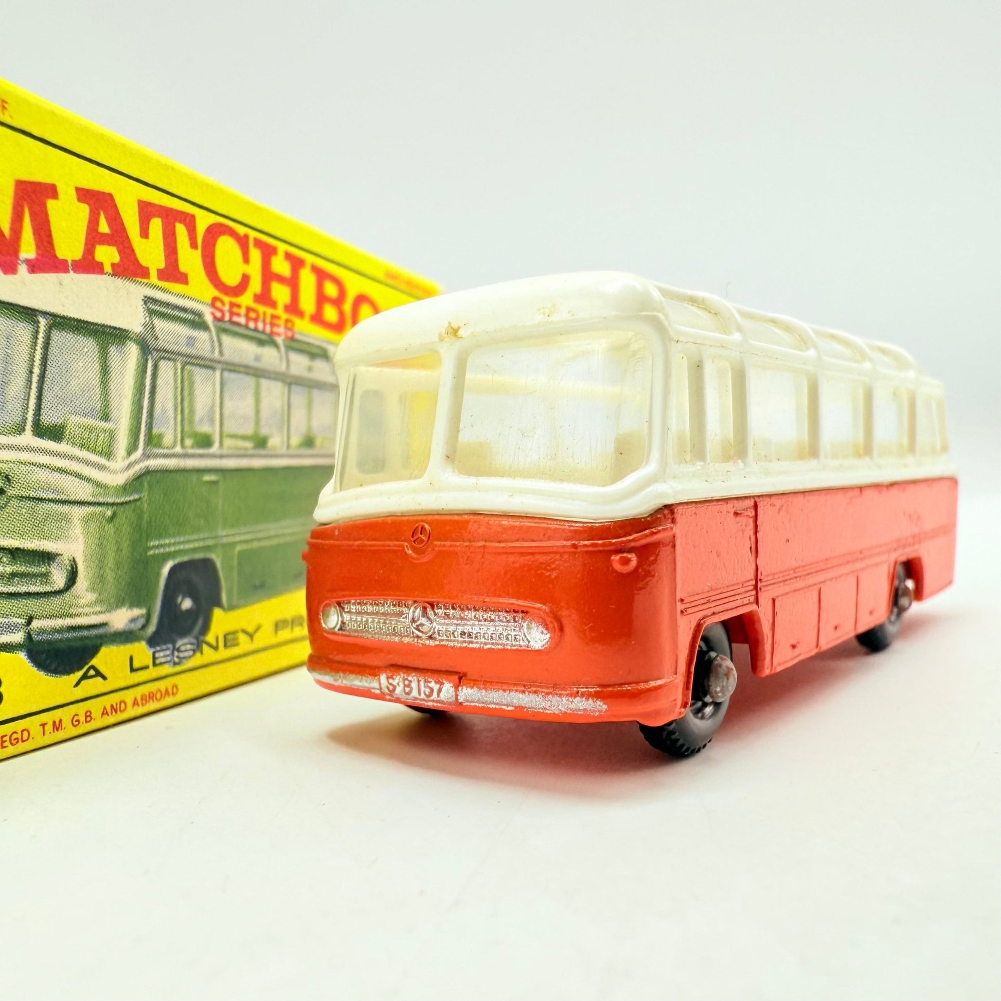 Matchbox Lesney 68b Mercedes Coach - Magic Matchbox