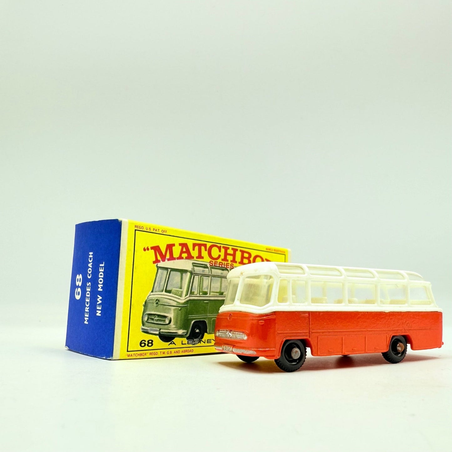 Matchbox Lesney 68b Mercedes Coach - Magic Matchbox
