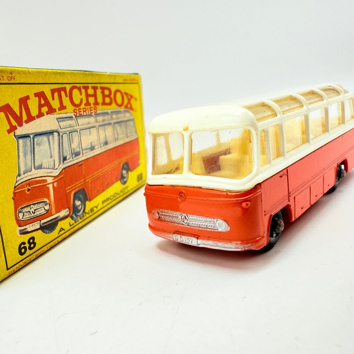 Matchbox Lesney 68b Mercedes Coach - Magic Matchbox