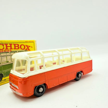 Matchbox Lesney 68b Mercedes Coach - Magic Matchbox