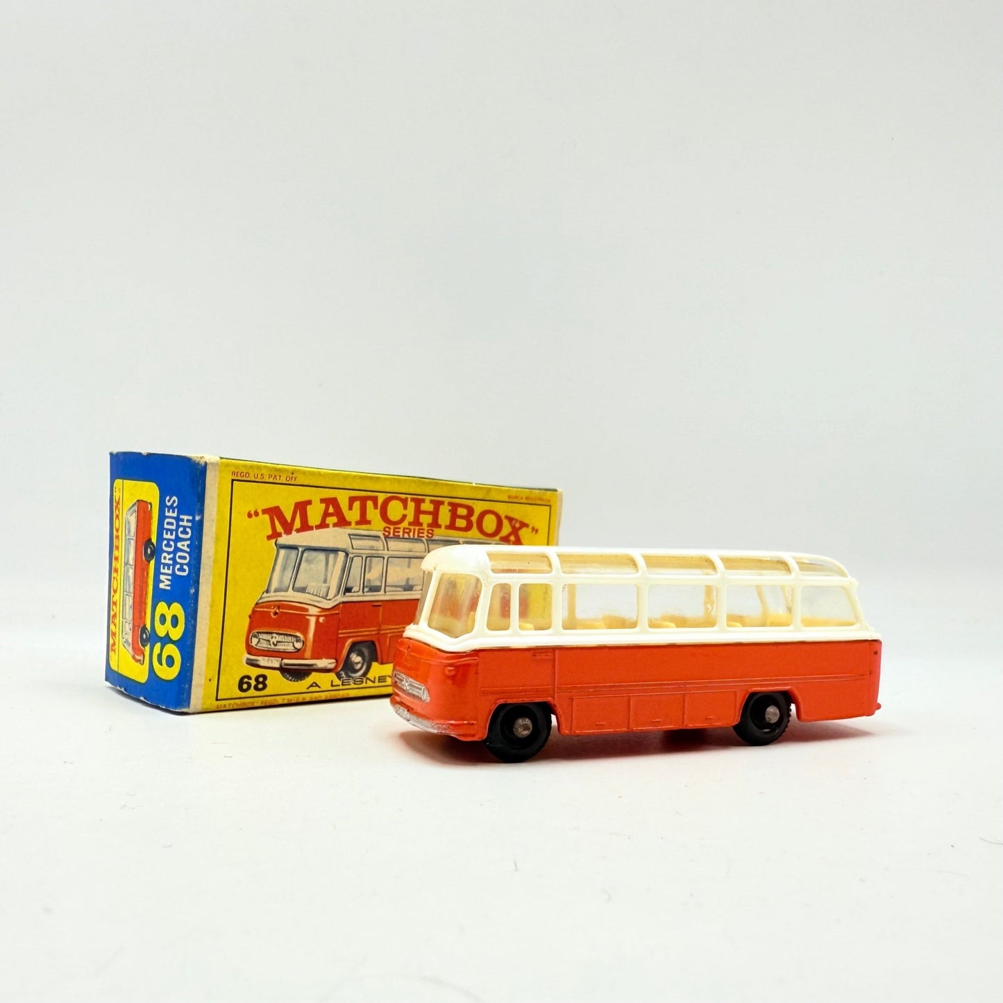Matchbox Lesney 68b Mercedes Coach - Magic Matchbox
