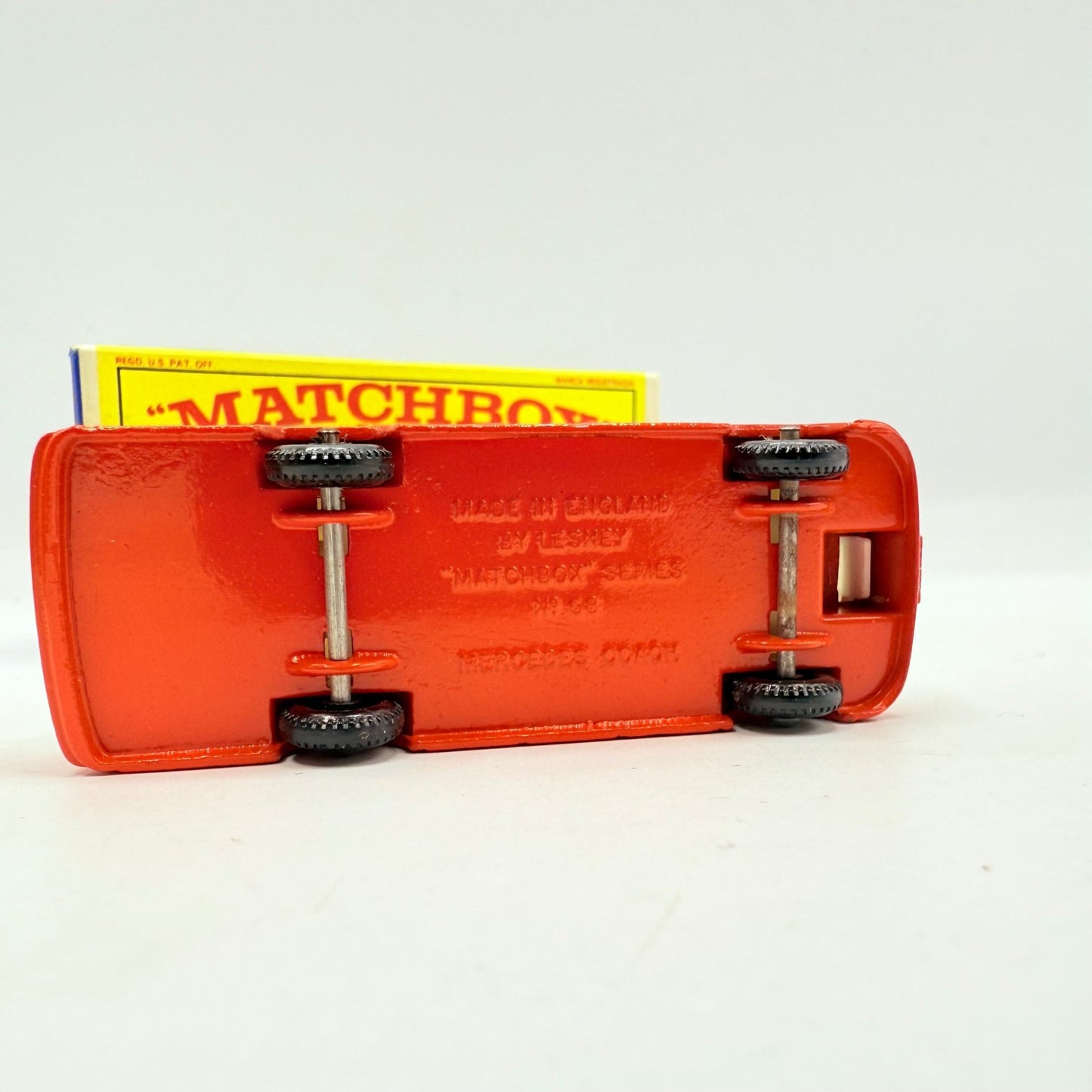 Matchbox Lesney 68b Mercedes Coach - Magic Matchbox