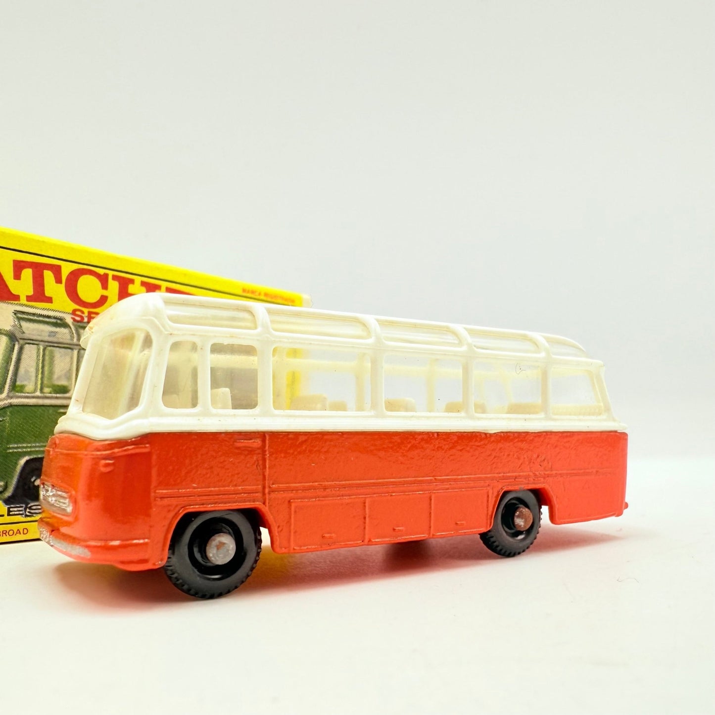 Matchbox Lesney 68b Mercedes Coach - Magic Matchbox
