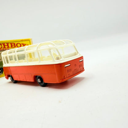 Matchbox Lesney 68b Mercedes Coach - Magic Matchbox
