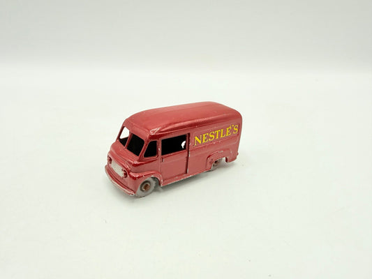 Matchbox Lesney 69a Commer Nestle's Van GPW - Magic Matchbox