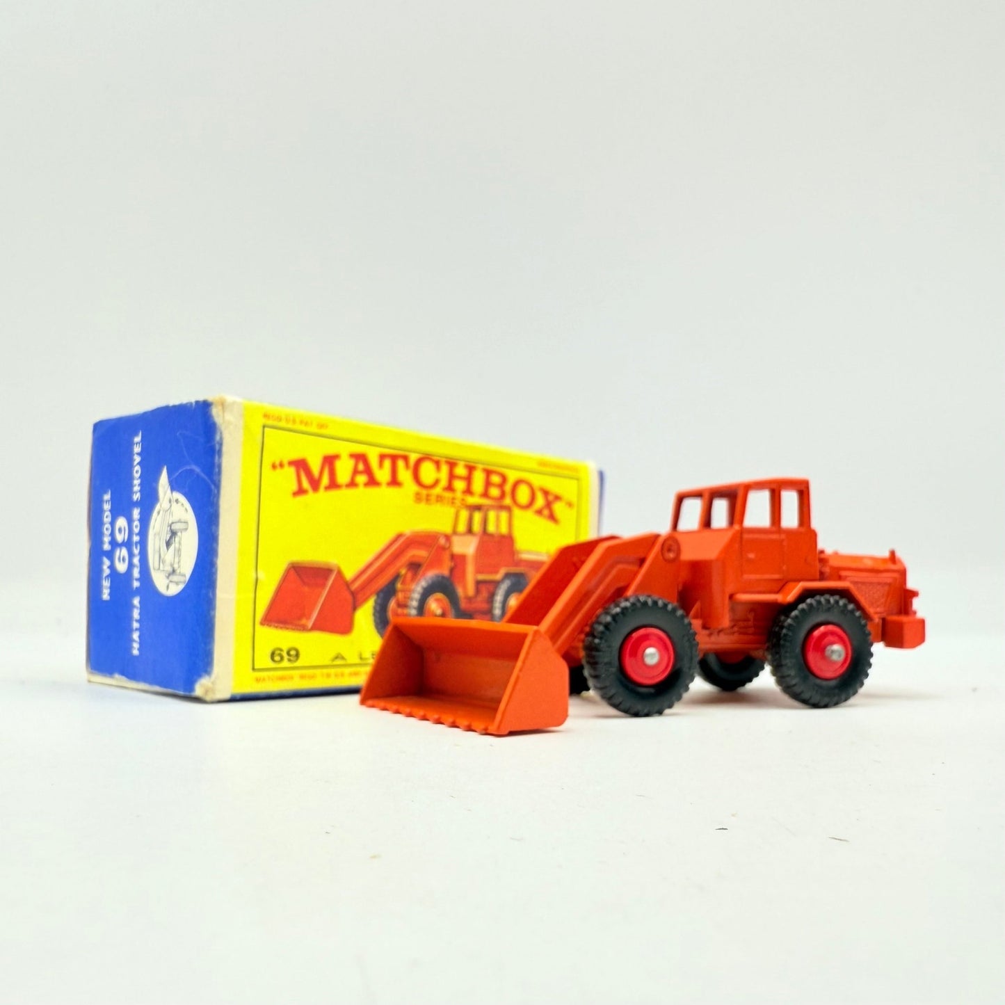 Matchbox Lesney 69b Hatra Shovel Orange - Magic Matchbox