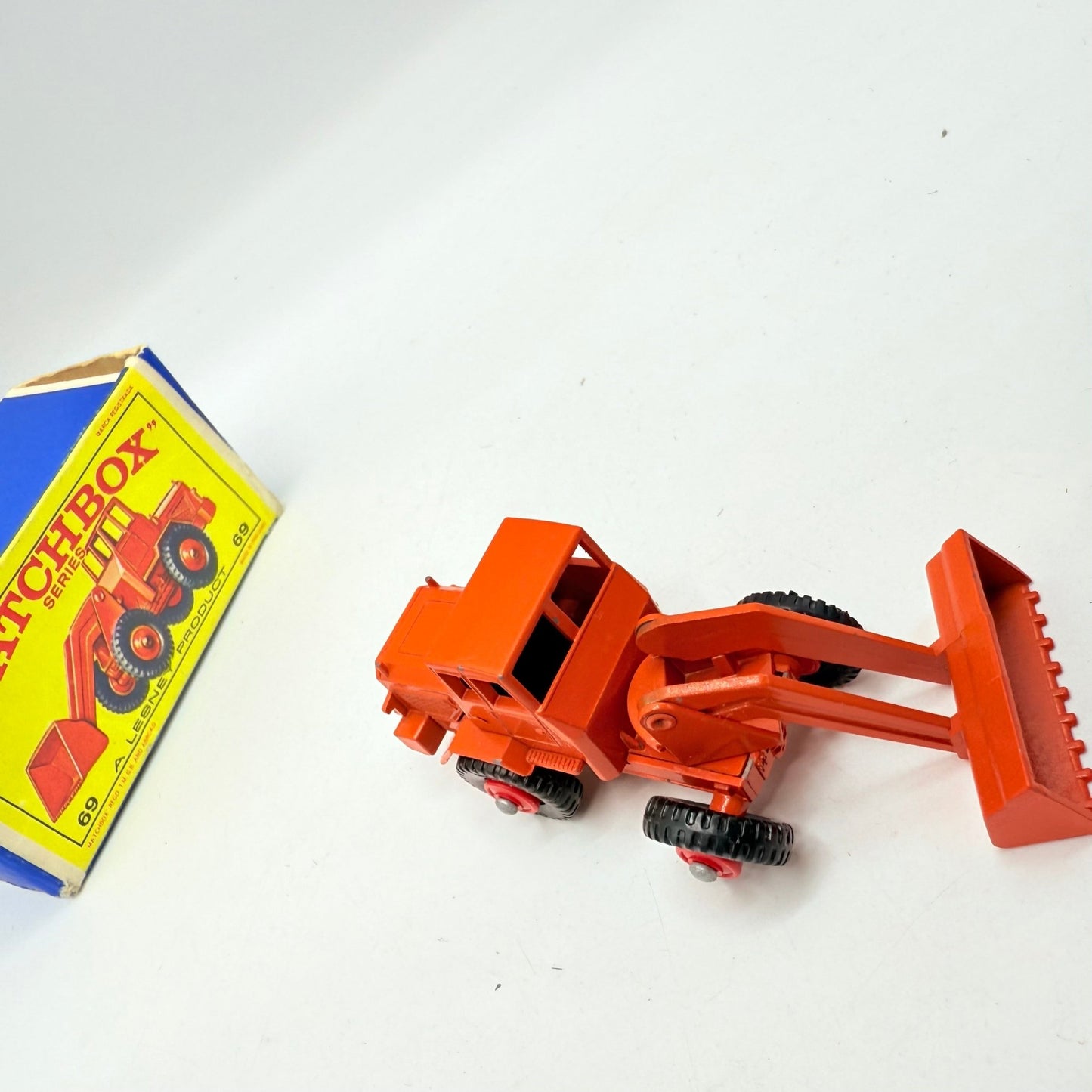 Matchbox Lesney 69b Hatra Shovel Orange - Magic Matchbox
