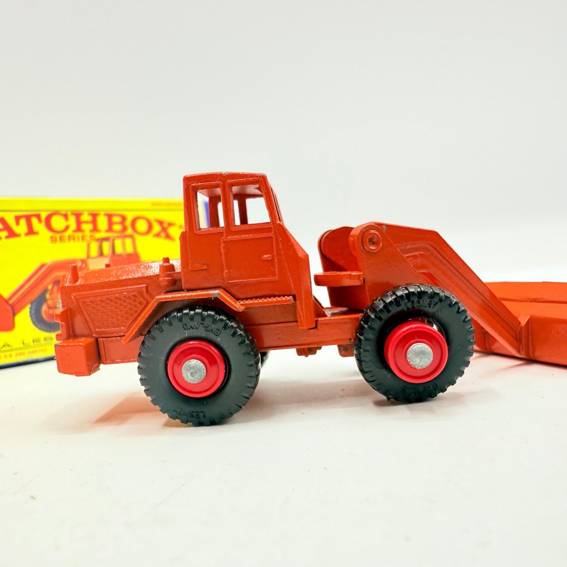 Matchbox Lesney 69b Hatra Shovel Orange - Magic Matchbox