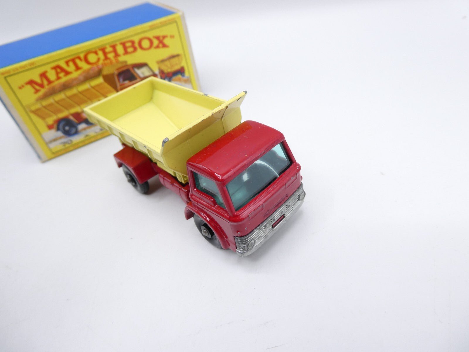 Matchbox Lesney 70b Grit Spreading Truck & Original Box - Magic Matchbox