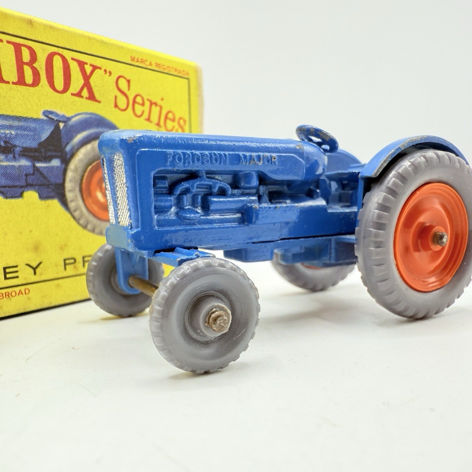 Matchbox Lesney 72a Fordson Tractor Grey Tyres - Magic Matchbox