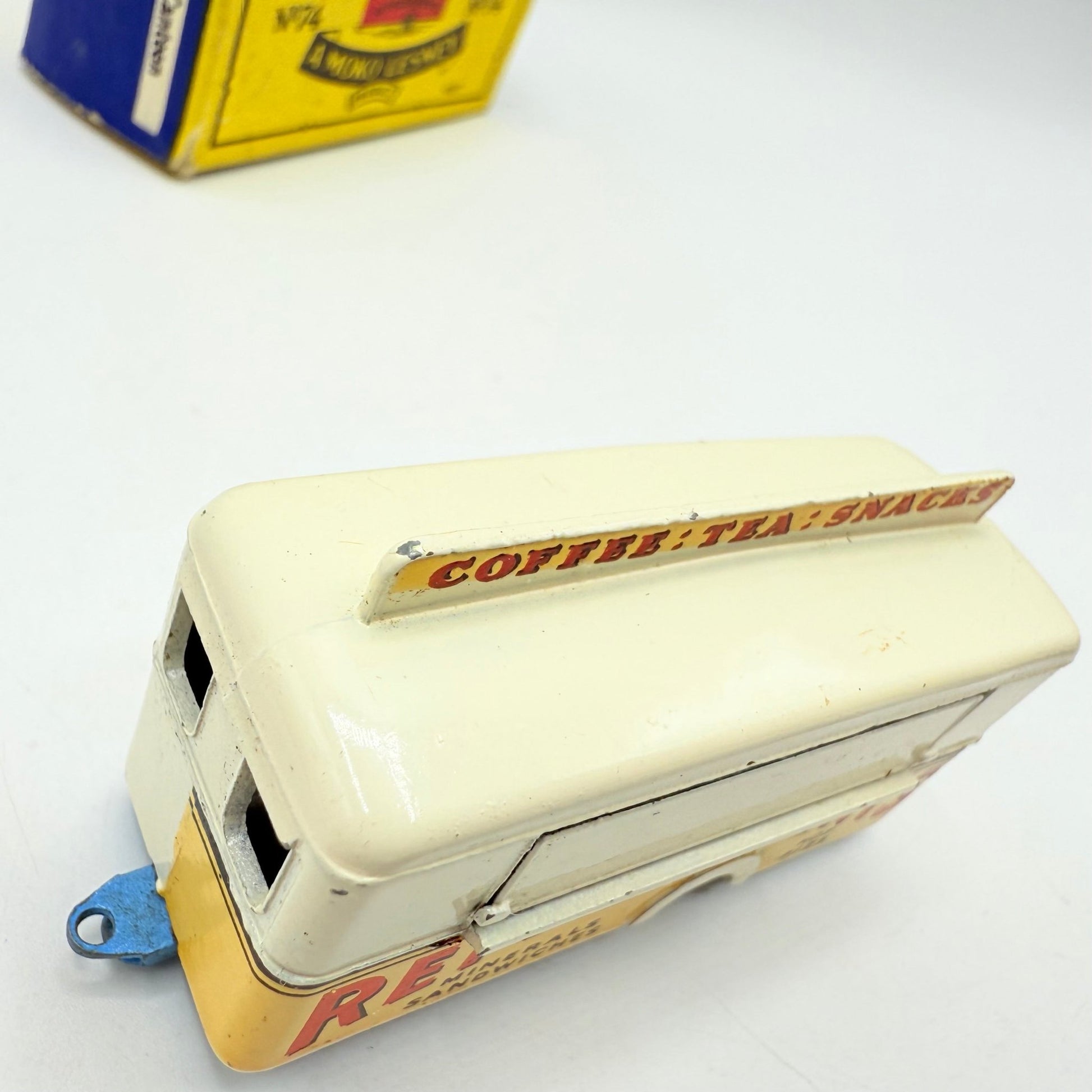 Matchbox Lesney 74a Mobile Refreshments Canteen Off - White GPW - Magic Matchbox