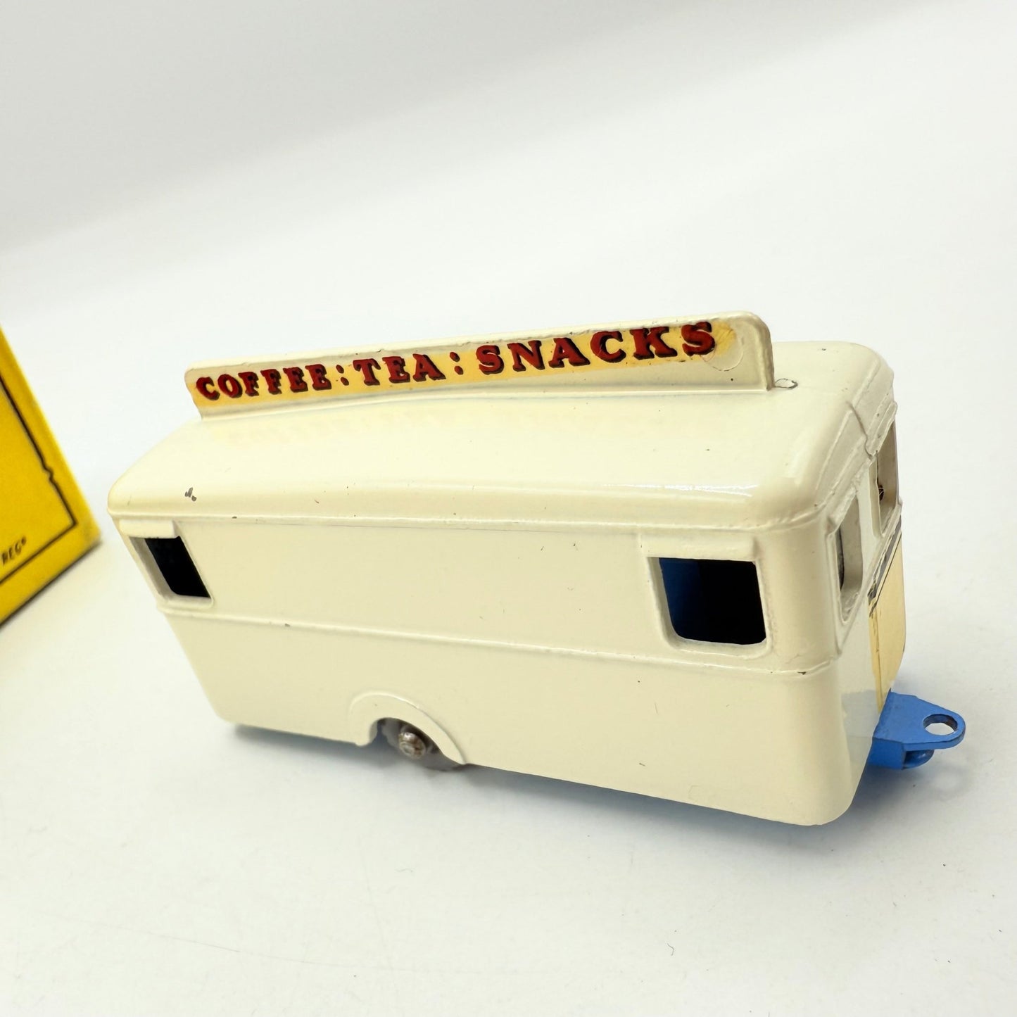 Matchbox Lesney 74a Mobile Refreshments Canteen Off - White GPW - Magic Matchbox
