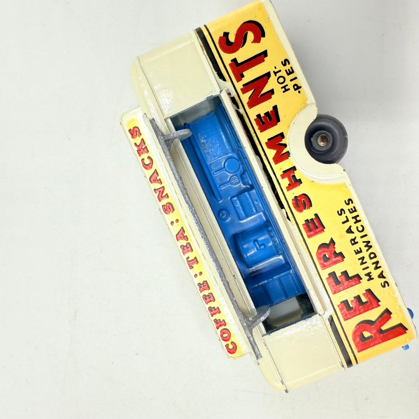 Matchbox Lesney 74a Mobile Refreshments Canteen Off - White GPW - Magic Matchbox