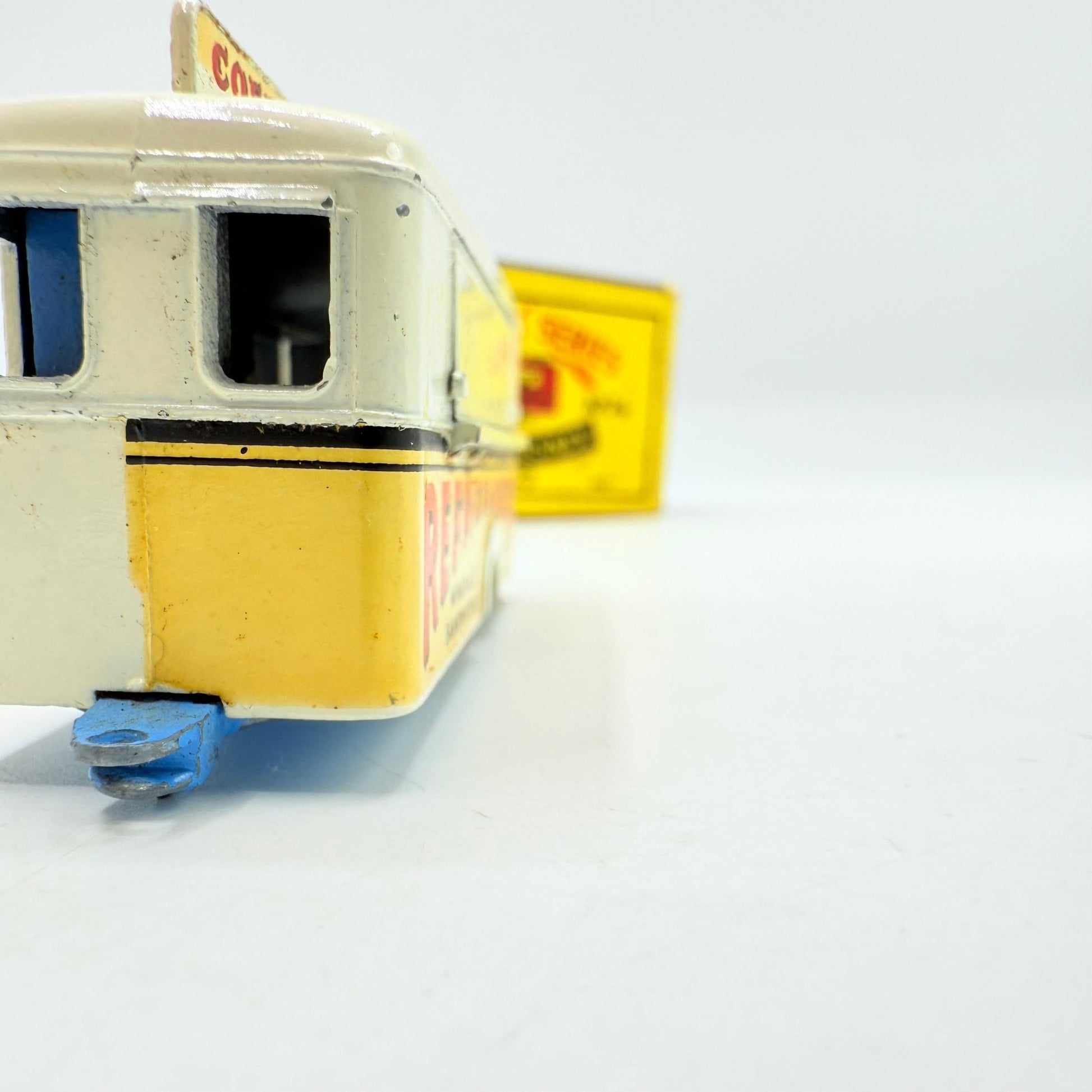 Matchbox Lesney 74a Mobile Refreshments Canteen Off - White GPW - Magic Matchbox