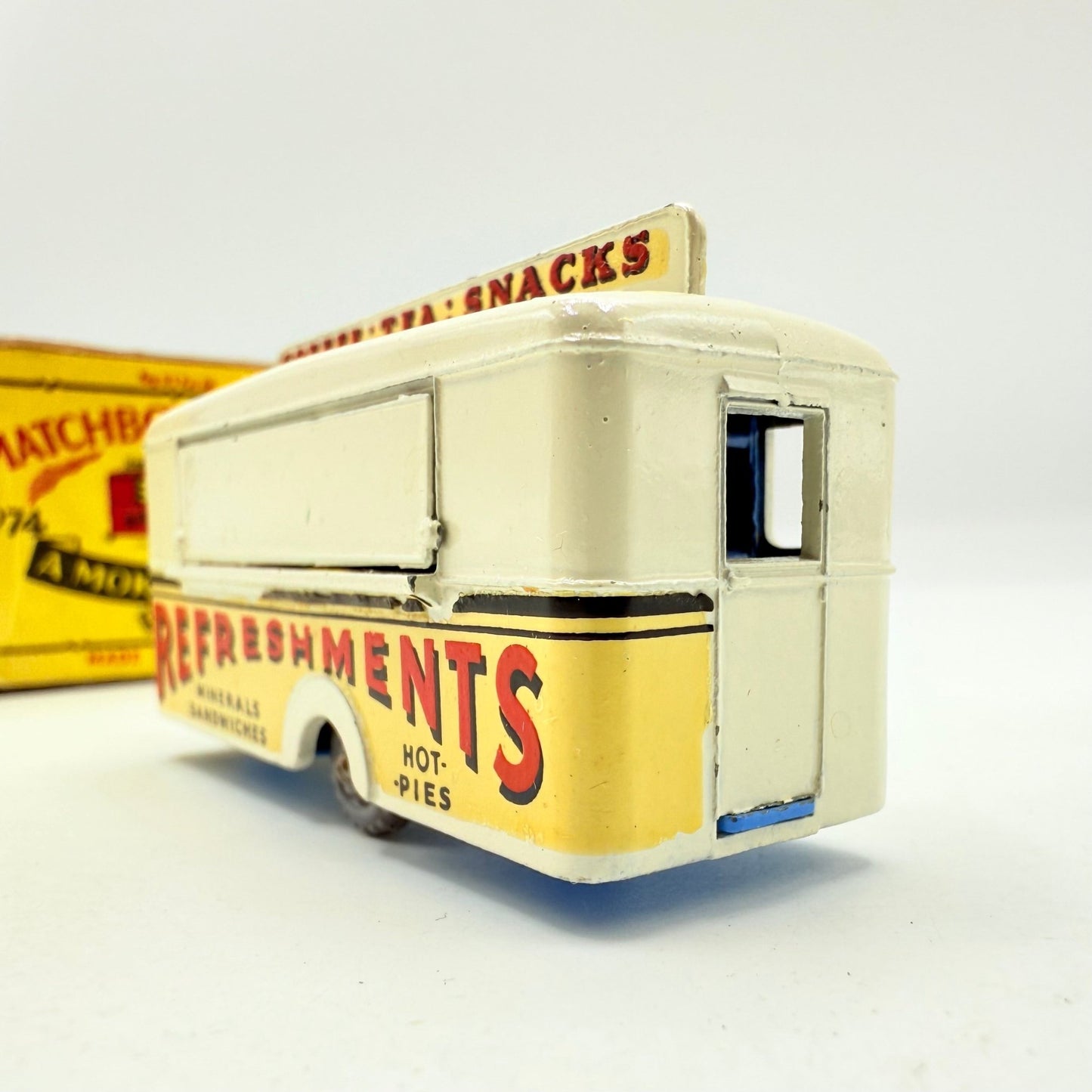 Matchbox Lesney 74a Mobile Refreshments Canteen Off - White GPW - Magic Matchbox
