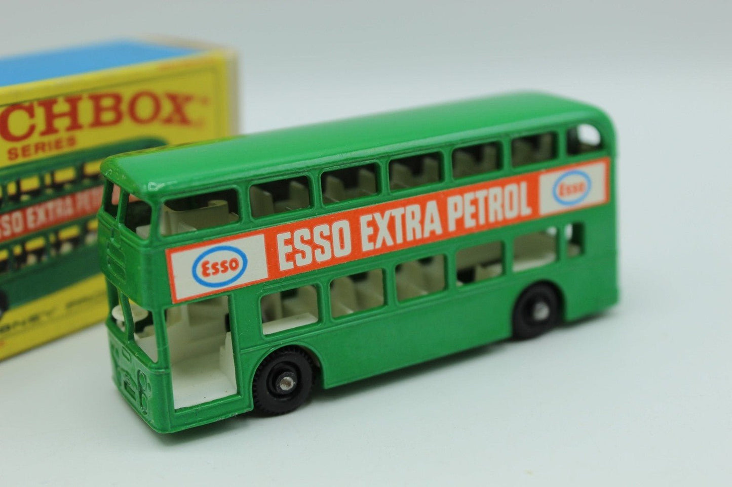 Matchbox Lesney 74b Daimler Bus - Magic Matchbox