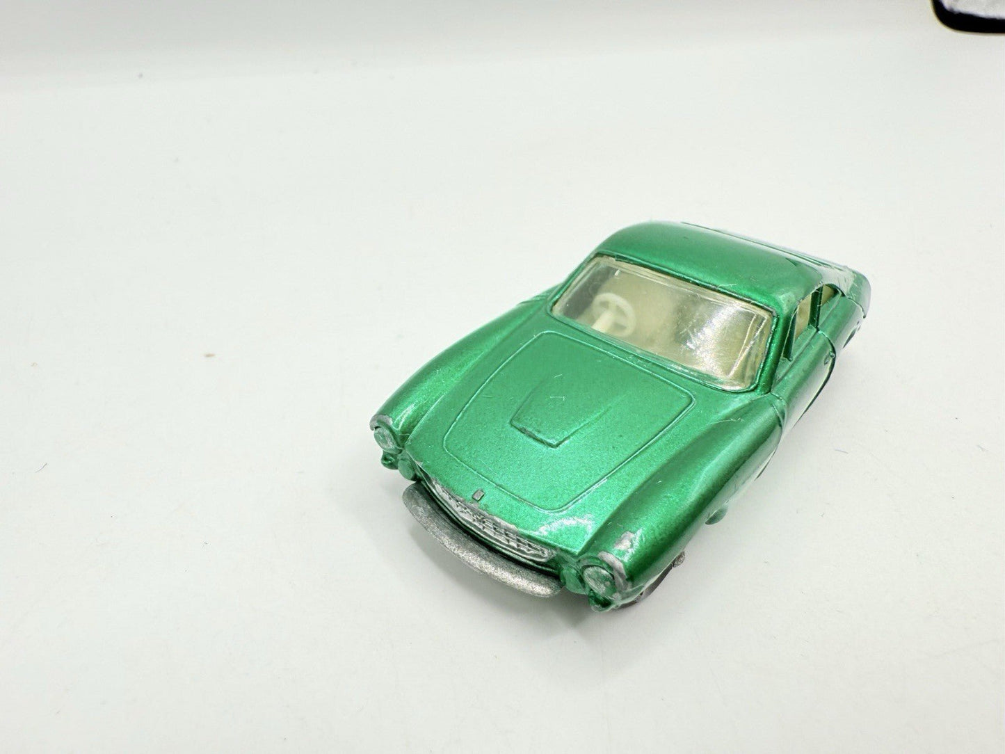 Matchbox Lesney 75b Ferrari Berlinetta - Magic Matchbox